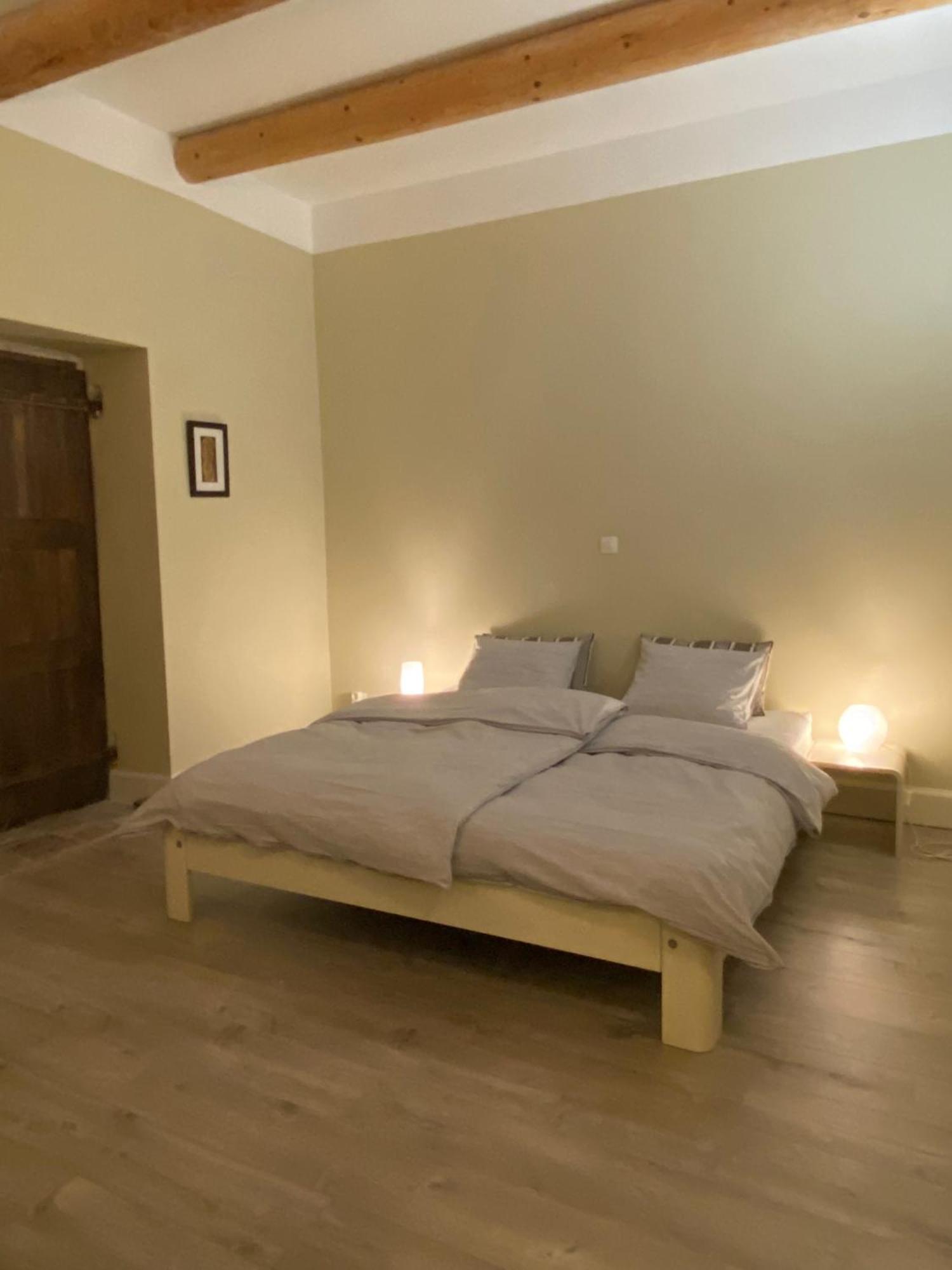 Bed and Breakfast Le Ciel Par-Dessus Le Toit Salavas Esterno foto